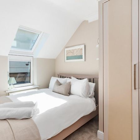 Weybridge - 2 Bed - Parking Leilighet Eksteriør bilde